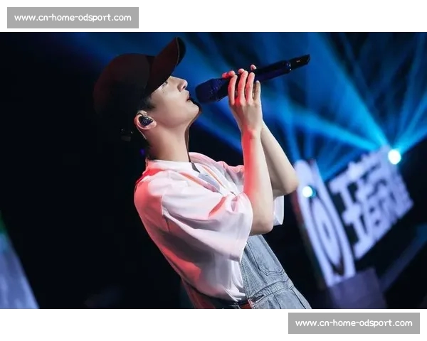 周深 “爽歪哥” 进化史！万人合唱时结燃爆荣耀中国节