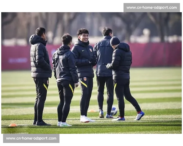 江苏海安博文高中足球队出征全国总决赛 青春风暴剑指冠军 江苏海安博文高中足球队出征全国总决赛 青春风暴剑指冠军