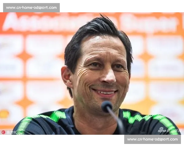 卡里乌斯沙尔克封神后首秀！携田径女神阿丽卡 - 施密特亮相活动